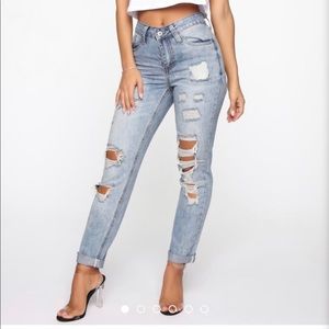 FashionNova Boyfriend Jeans